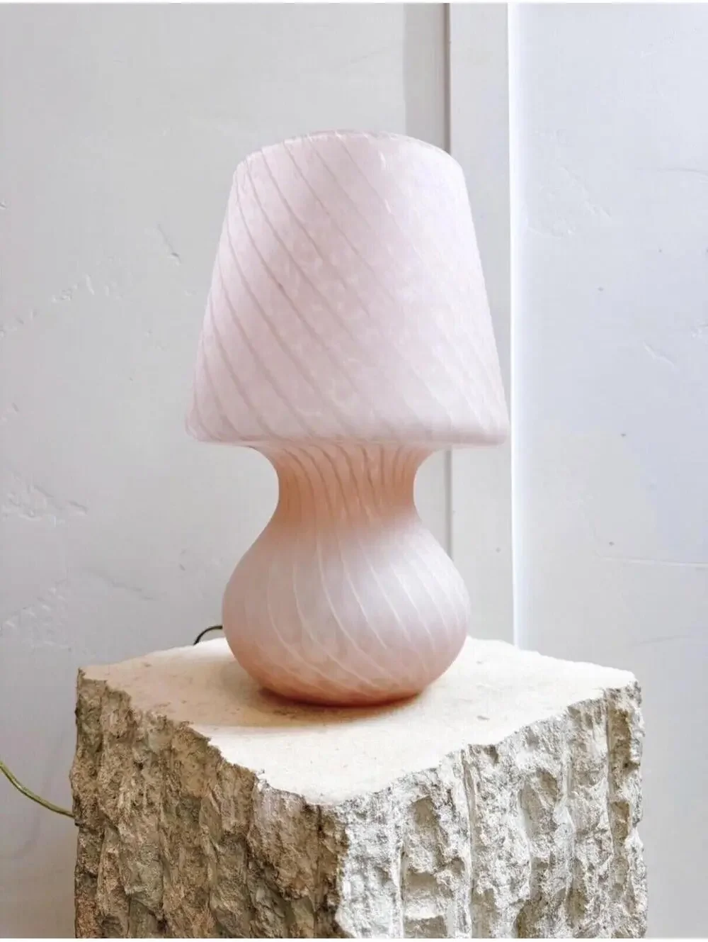 (P) Vintage 1980s Italian Murano Art Glass Frosted Pink White Swirled Mushroom